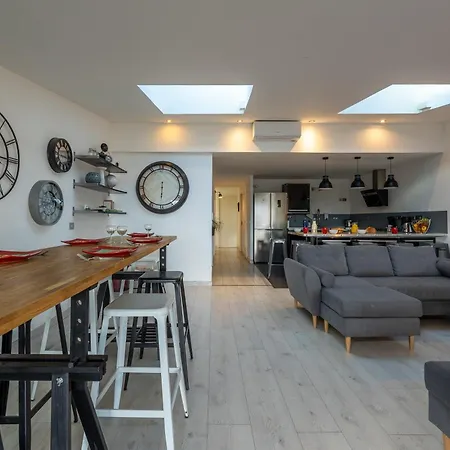 Semesterbostad Hestia - Piscine Privee *